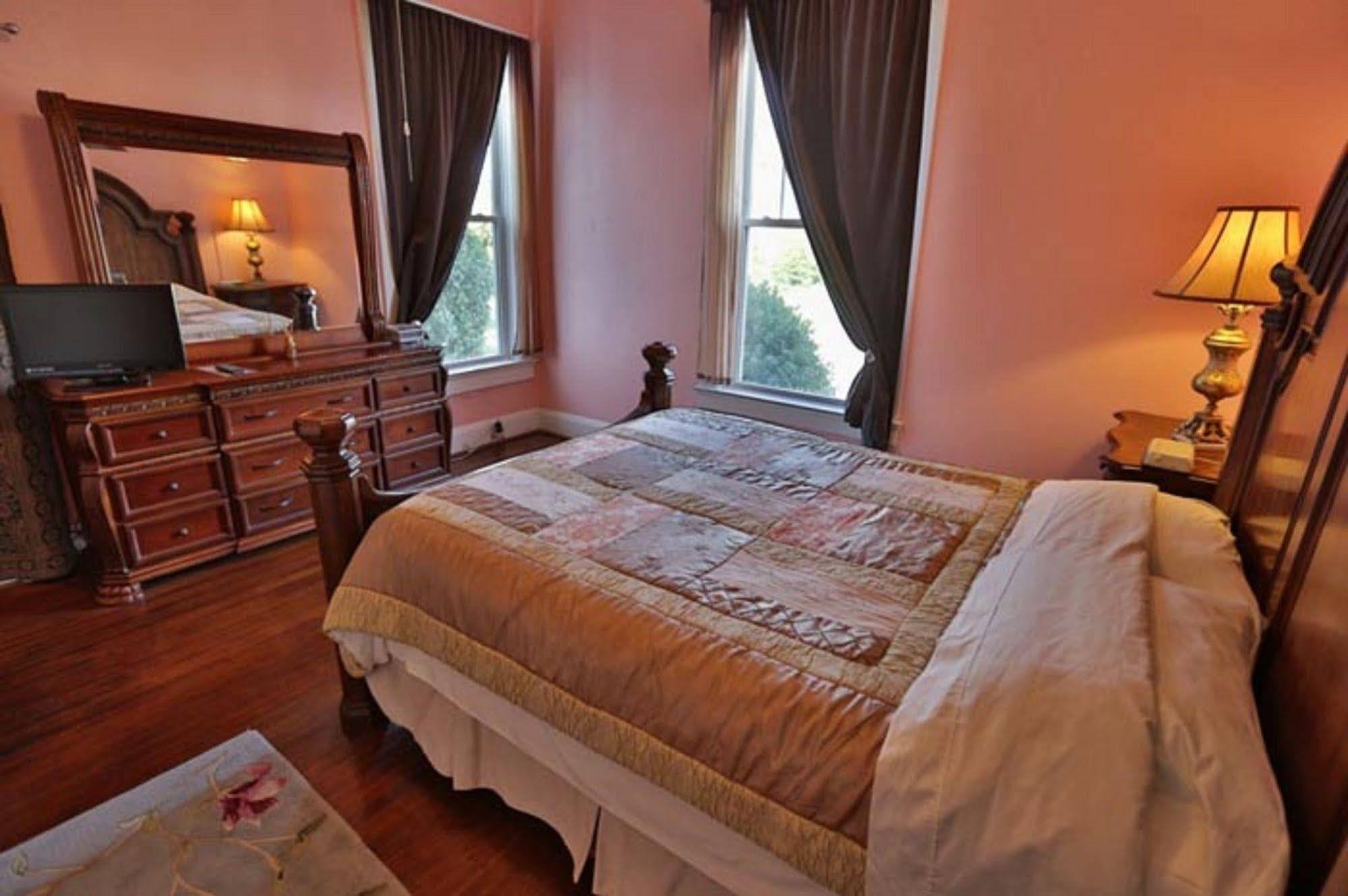 Simply Divine Hotel Dunn Ngoại thất bức ảnh